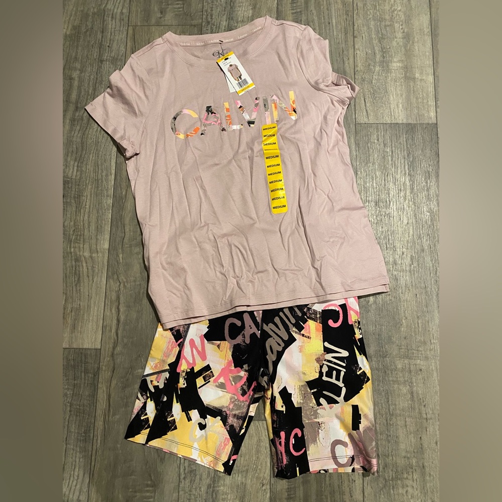 NWT Calvin Klein set